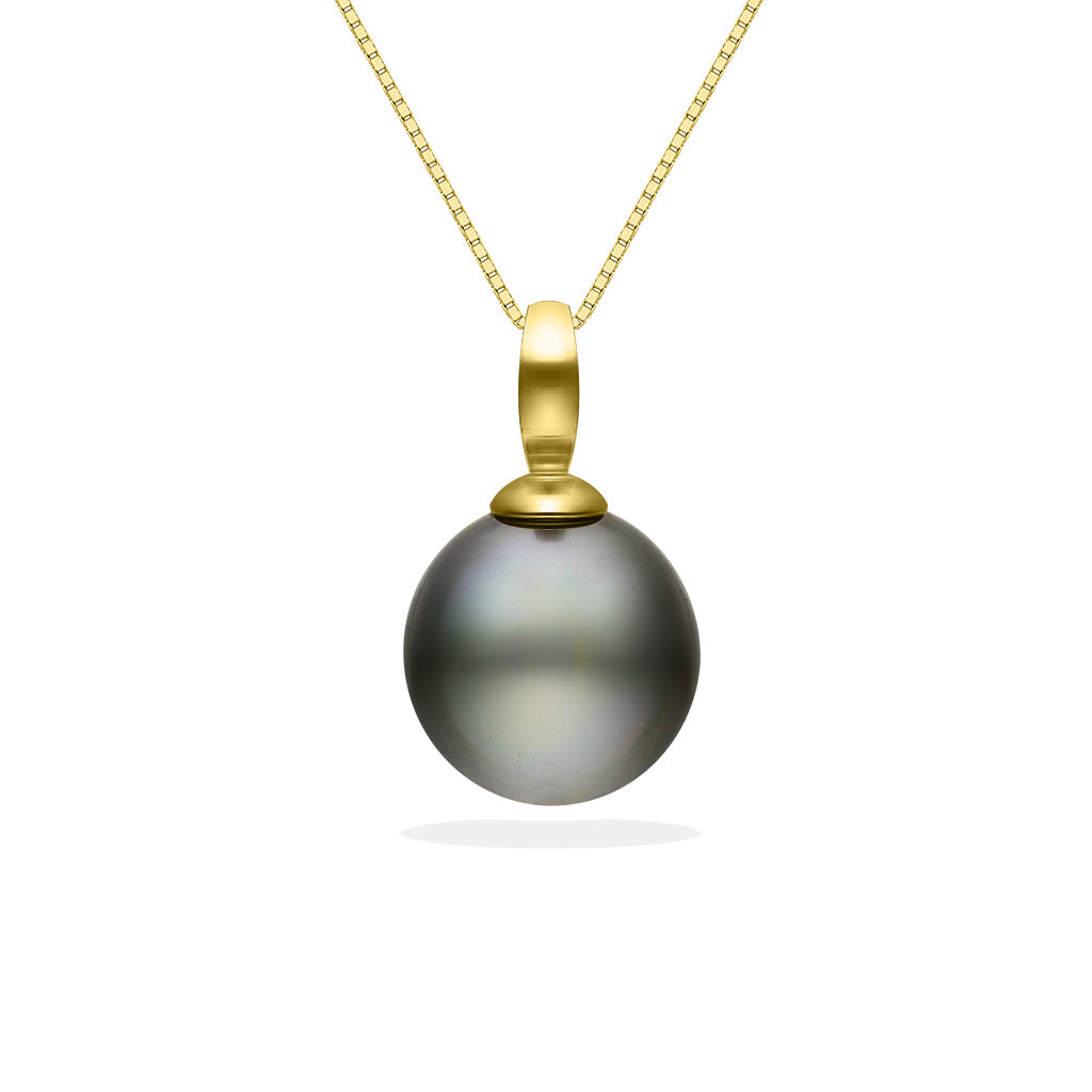 Minimalist 14k yellow gold chain featuring a single 9mm Tahitian pearl pendant for a timeless island look. Item No. 40499