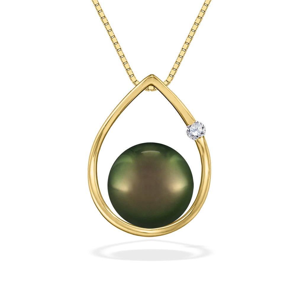 Small golden raindrop pendant with a 8.5-9mm tahitian pearl and diamond accent on fine 14k yellow gold chain. Item No. 19152