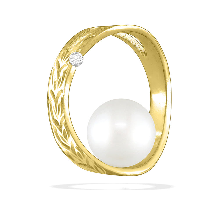 00260 - 14K Yellow Gold - Moon and Star Pendant